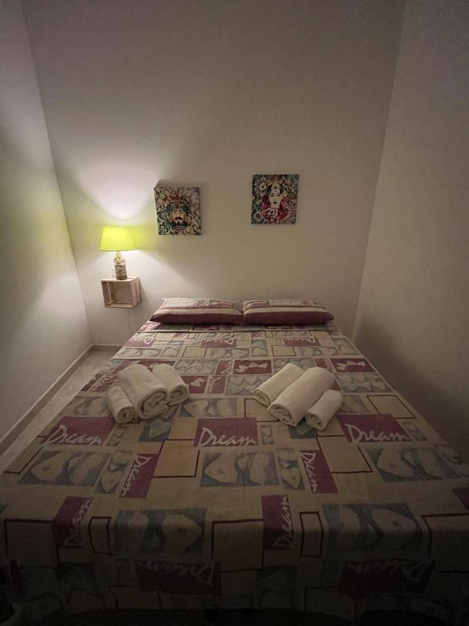 Ferienwohnung Al Cortile Di Maqueda Palermo Exterior foto