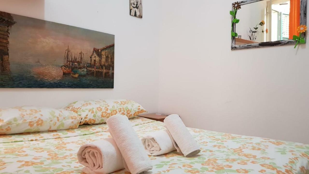 Ferienwohnung Al Cortile Di Maqueda Palermo Exterior foto